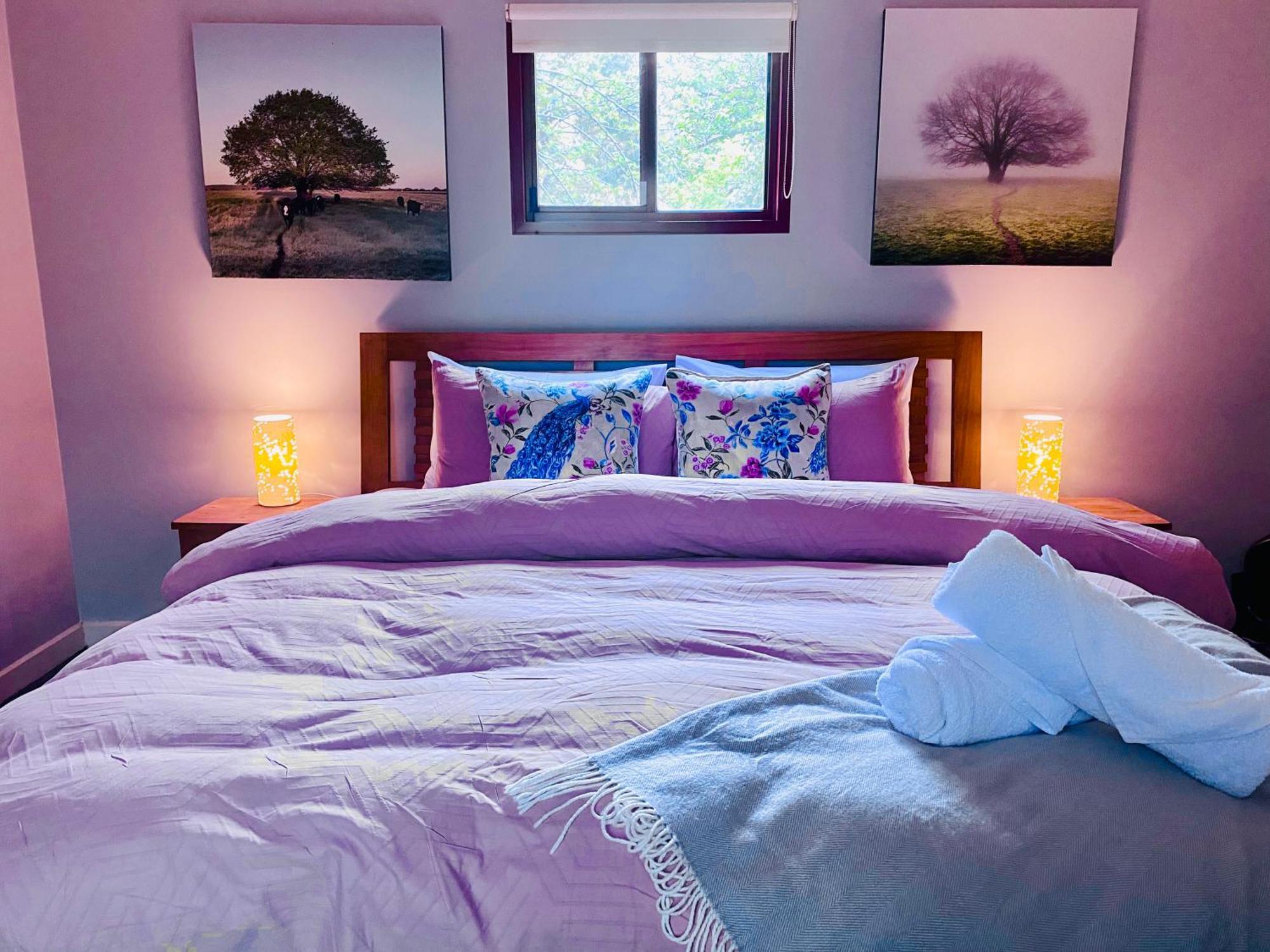 Sutton Spring Art Retreats Apartment Дейлсфорд Стая снимка