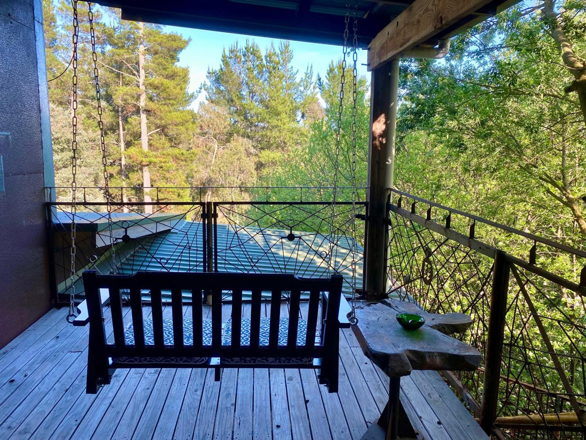 Sutton Spring Art Retreats Apartment Дейлсфорд Екстериор снимка