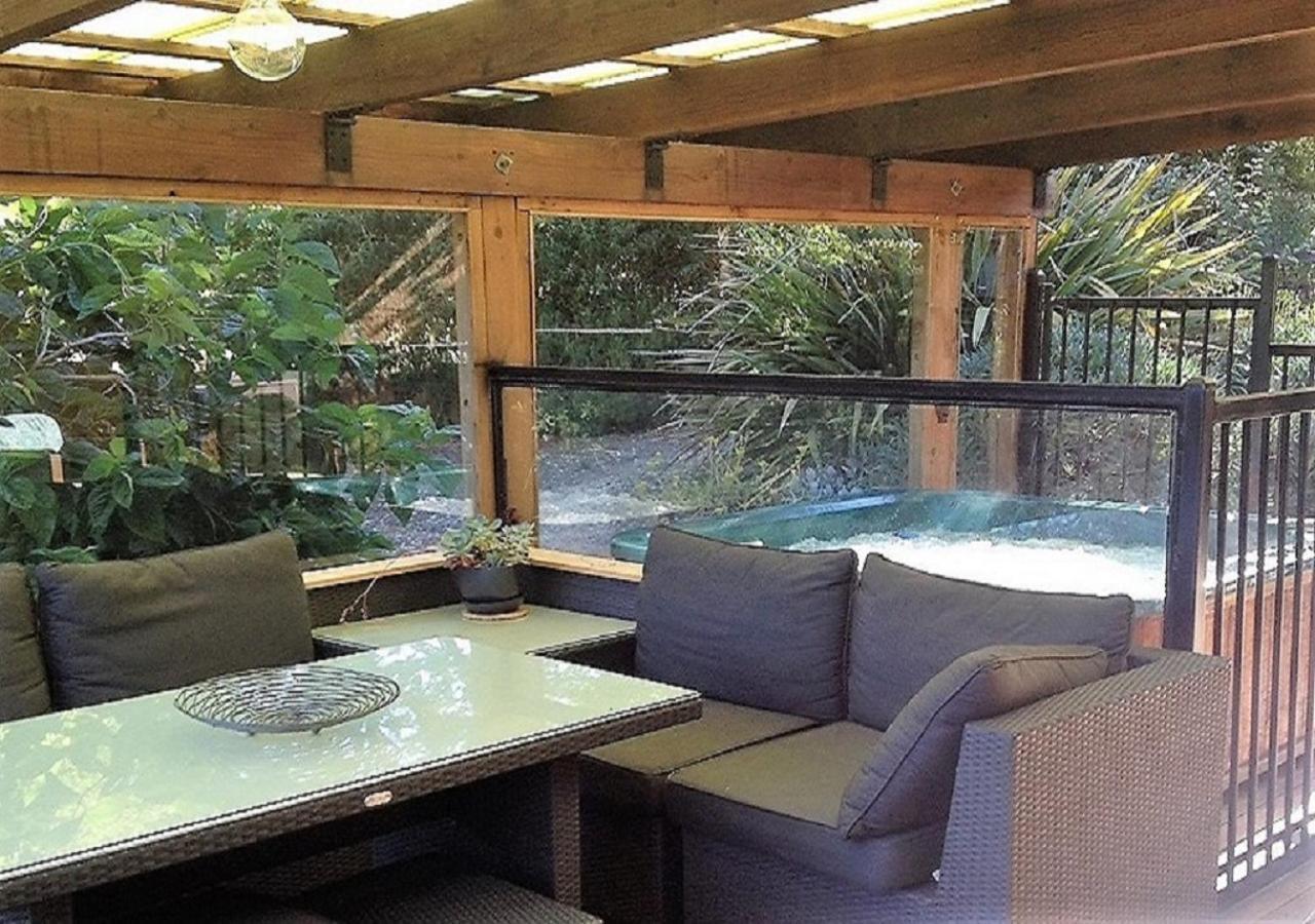 Sutton Spring Art Retreats Apartment Дейлсфорд Екстериор снимка